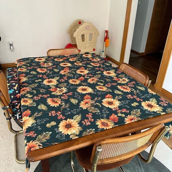 Cynthia Rowley 60” X 120” Oblong Rectangle Forest Green Sunflower Fall Foliage T - Picture 6 of 6